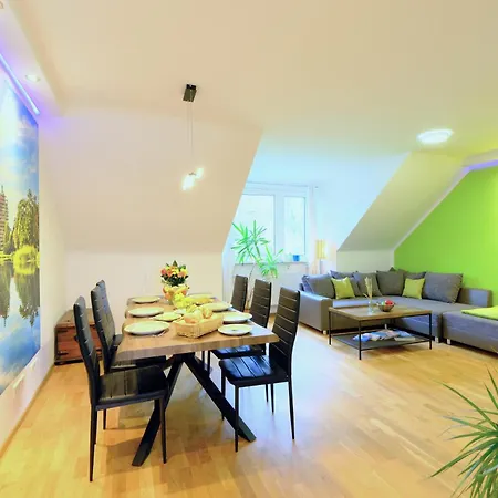 Happybnb - Stilvolles, Naturgelegenes Mit Blick Auf Den Mittellandkanal Und Die Wasserstadt - Kamin, Parken Und Spielplatz * Hannover